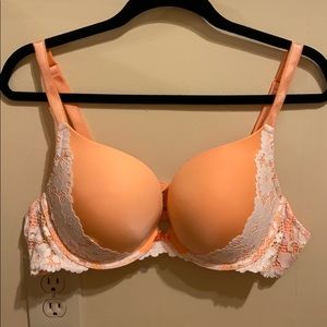 Peach push-up plunge bra